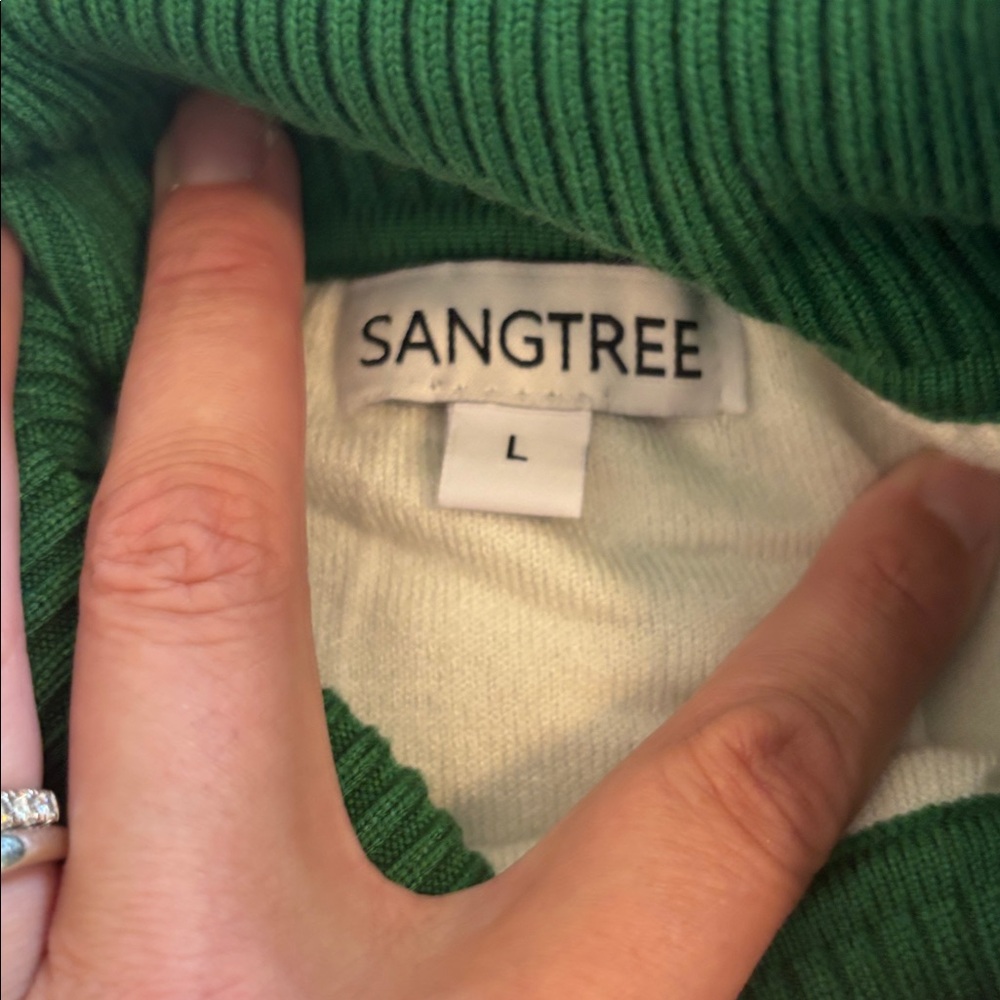 NWOT Women’s Sangtree Festive Green Reindeer Turtleneck - Picture 4 of 6